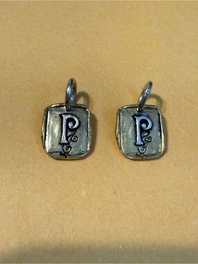 NWOT. Waxing Poetic ‘P’ Initial Charm